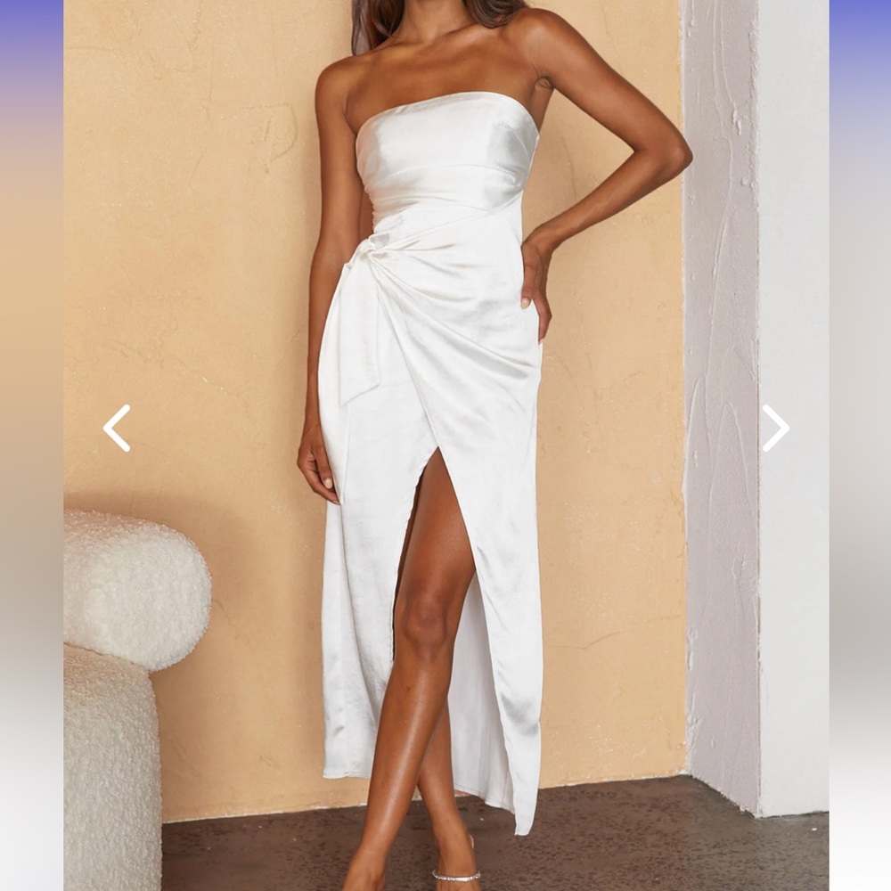 Elegant White Strapless Dress